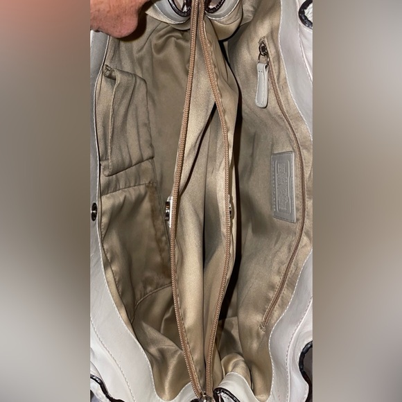 Coach Penelope Ruffle Top Pebble Leather Cream Satchel/Shoulder Bag Yellow Tag - Picture 7 of 13